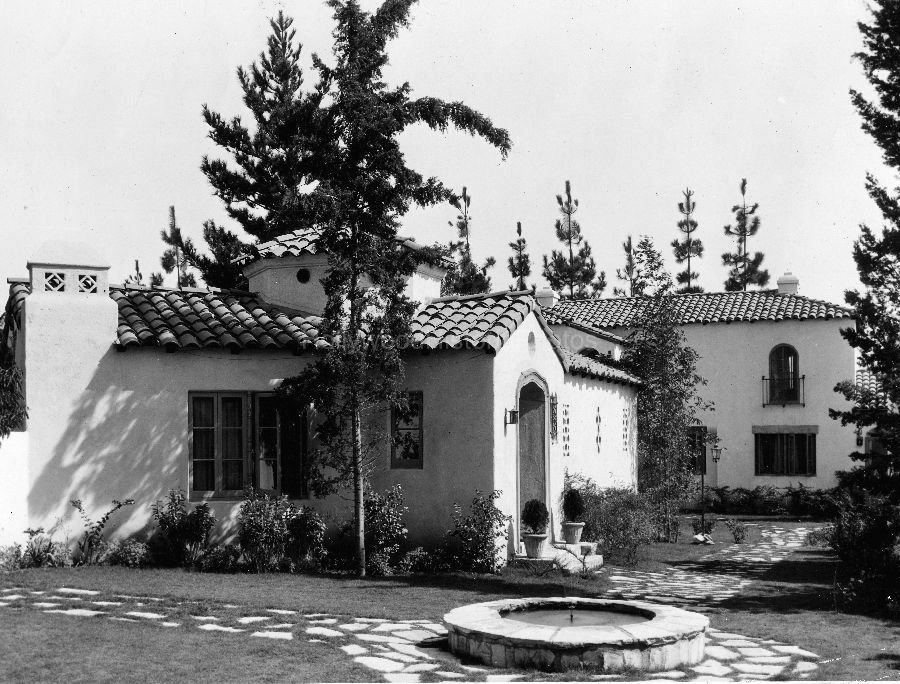 Garden of Allah Hotel 1928 wm.jpg